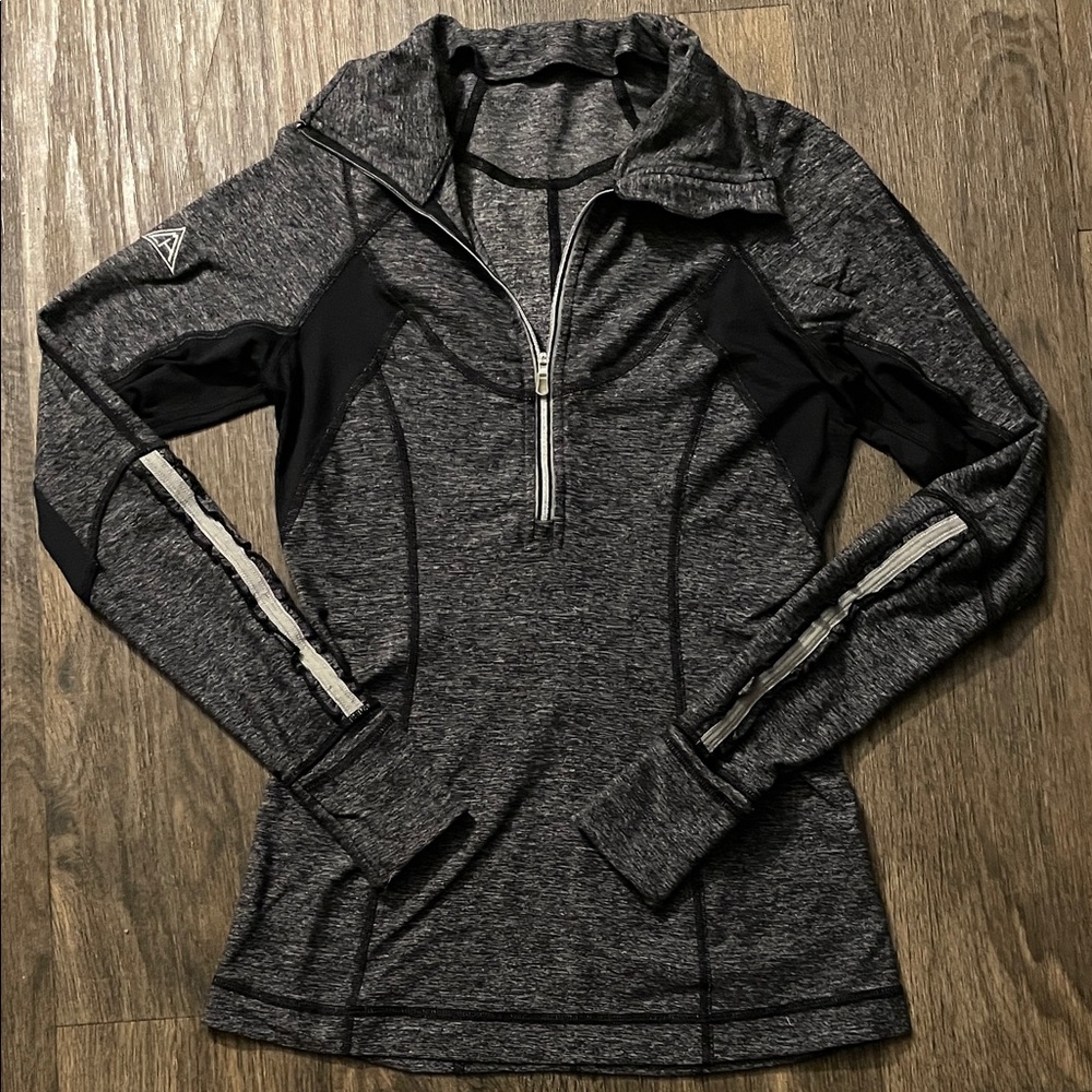 Lululemon Women’s Size 4 Heather Gray Pace Setter Reflective Half Zip Pullover